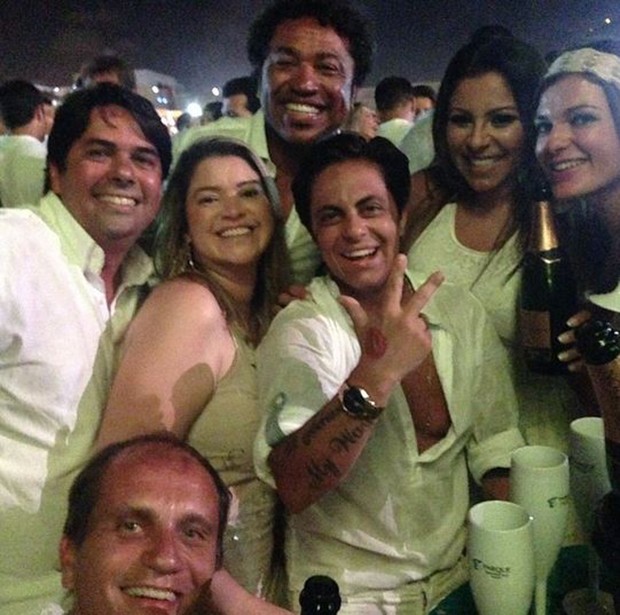 Thammy Miranda e amigos no Réveillon (Foto: Instagram / Reprodução)