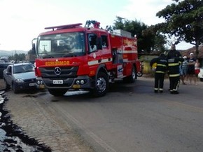 Acidente deixa um morto e uma ferida em estrada paraibana (Foto: Volney Andrade / TV Paraíba) Acidente deixa um morto e uma ferida em estrada paraibana (Foto: Volney Andrade / TV Paraíba)