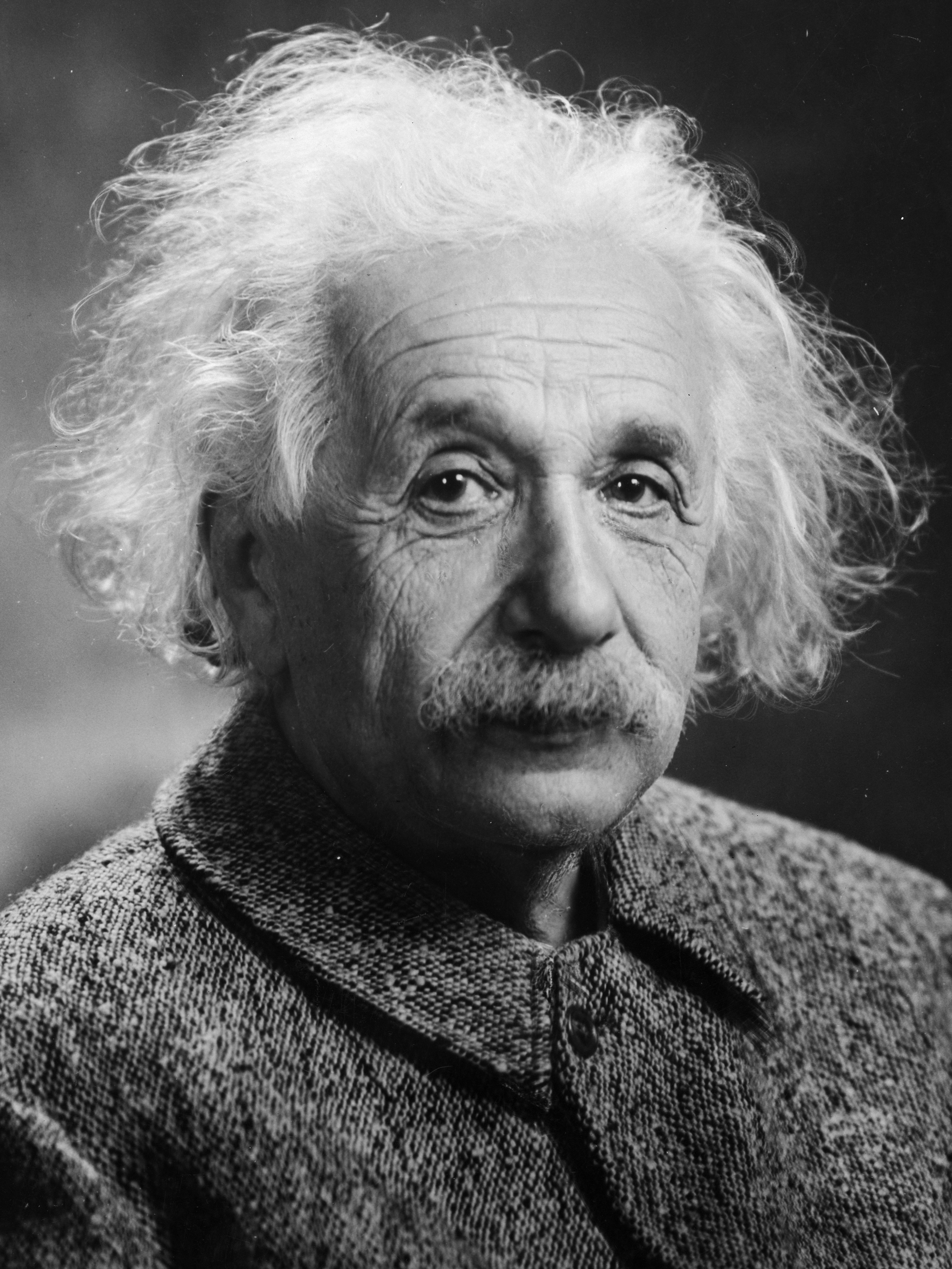 Por que o Albert Einstein fica mais forte quando viaja? - Charada