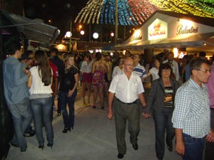 Campina Grande se enche de turistas e hotéis já estão lotando (Foto: Rafael Melo/G1)