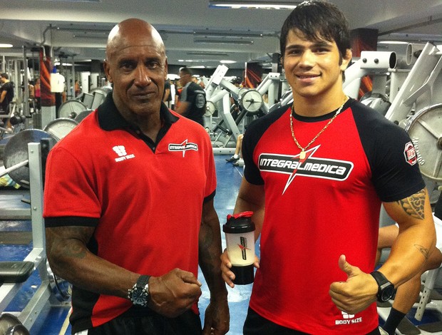 Rogério Camões e Erick Silva, UFC (Foto: Divulgação)