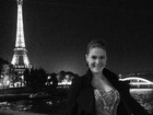 Grávida, Ana Hickmann exibe barriguinha em viagem a Paris