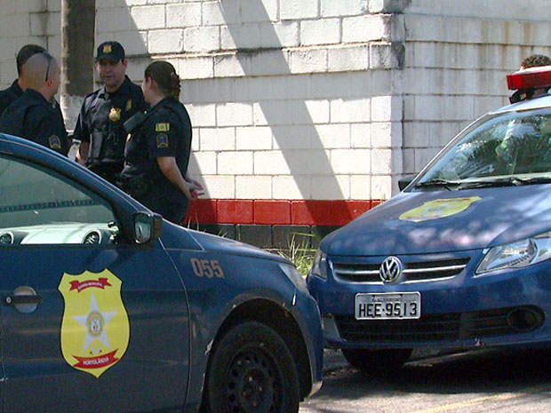 Guarda Municipal conseguiu localizar o suspeito no Nova América em Hortolândia (Foto: Cesar Fontenele/ EPTV) Guarda Municipal conseguiu localizar o suspeito no Nova América em Hortolândia (Foto: Cesar Fontenele/ EPTV)