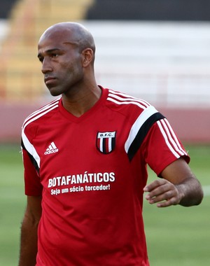 Francis, atacante do Botafogo-SP (Foto: Luis Augusto/Ag. Botafogo)