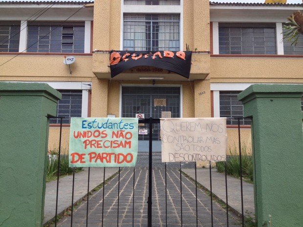 Ocupação no colégio Júlia Wanderley, em Curitiba (Foto: Anderson Grossl/RPC)