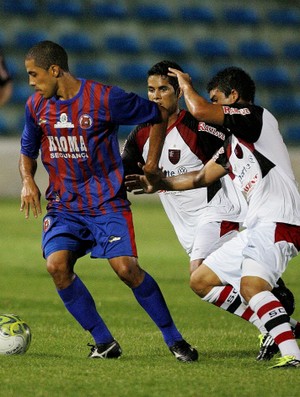 Tiradentes x Guarany de Sobral pela 1ª rodada do Campeonato Cearense de 2012 (Foto: Kid Júnior/Agência Diário)