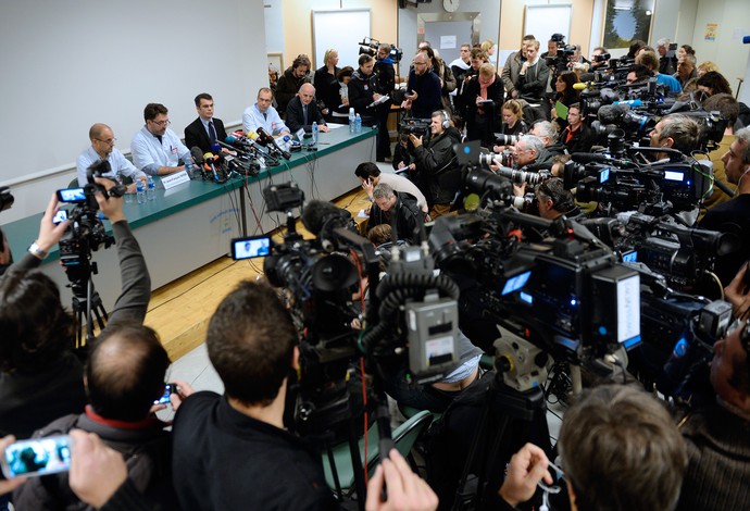 Michael Schumacher hospital coletiva (Foto: AFP)