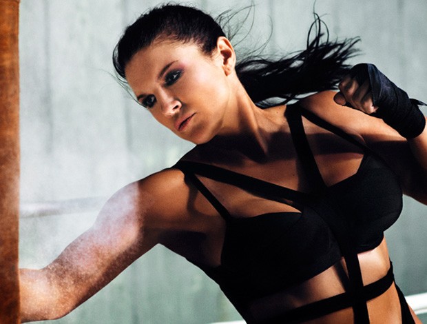 Gina Carano faz fotos sensuais (Foto: Divulgação/GQ) Gina Carano faz fotos sensuais (Foto: Divulgação/GQ)
