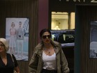 Juliana Paes vai a shopping no Rio com bolsa de grife de R$ 5 mil