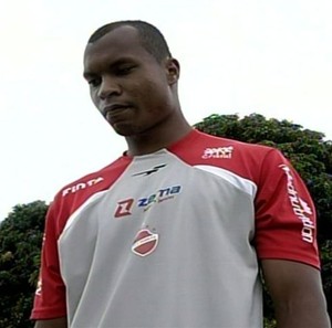 Rafael, zagueiro do Vila Nova (Foto: Reprodução/TV Anhanguera)