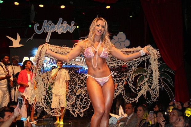 Carol Narizinho em desfile em São Paulo (Foto: Thais Aline/ Divulgação Ag. Fio Condutor)