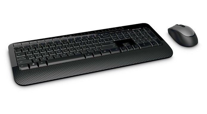 Kit da Microsoft oferece teclado e mouse sem fio e com design ergonômico (Foto: Divulgação/Microsoft)