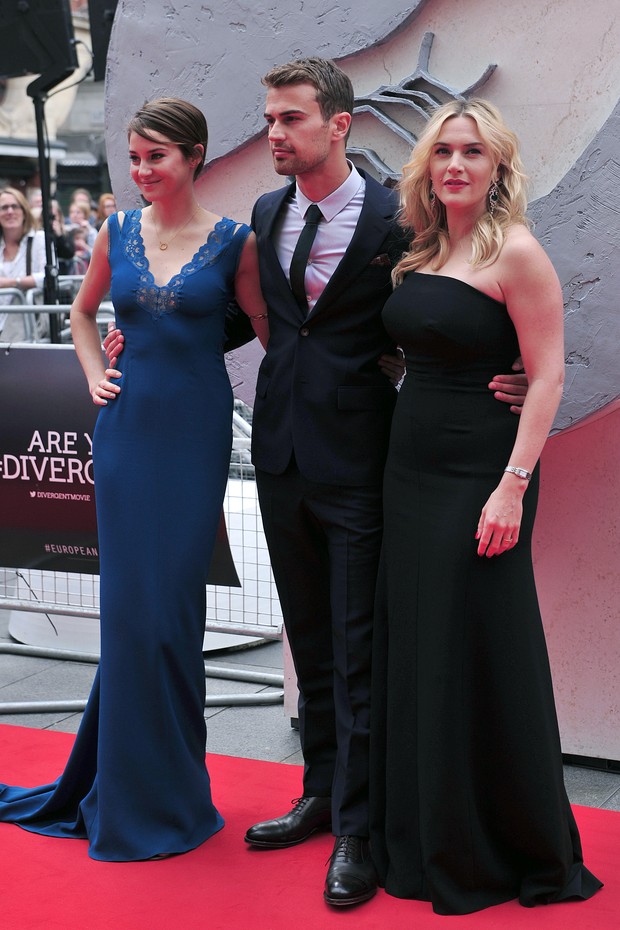 Shailene Woodley, Kate Winslet e Theo James na première de Divergente, em Londres (Foto: AFP)