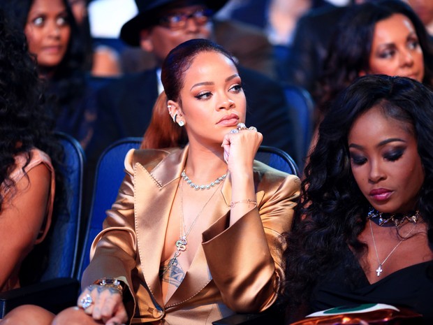 Rihanna em prêmio de música em Los Angeles, nos Estados Unidos (Foto: Christopher Polk/ Getty Images)