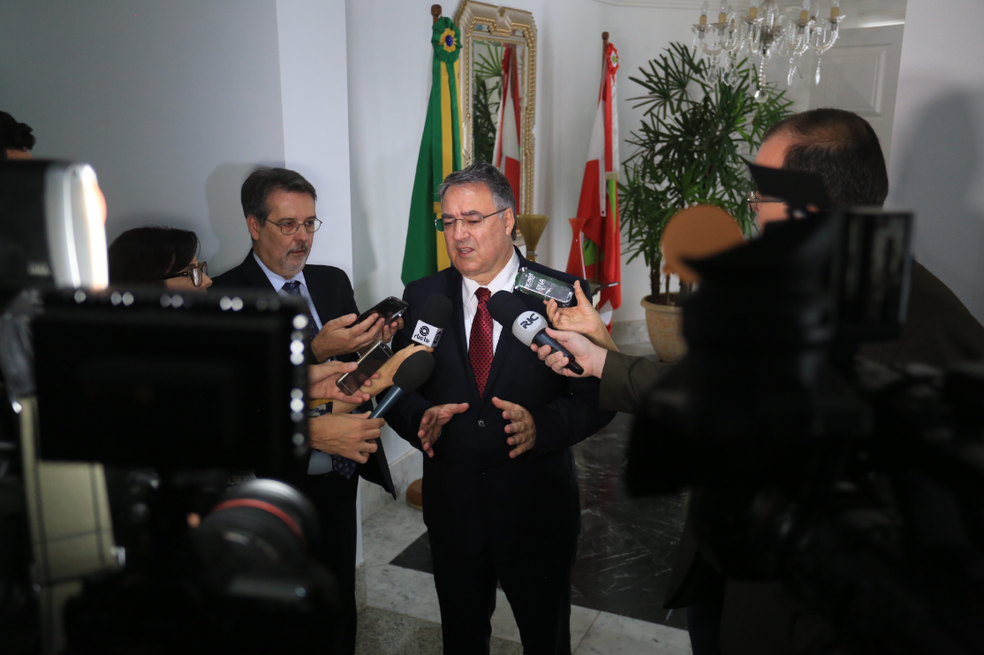 Colombo deu entrevista nesta terça-feira (18) em Brasília (Foto: Julio Cavalheiro/Secom)