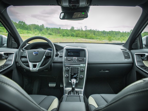 Acabamento interno do Volvo XC60 é mais simples, mas qualidade dos materiais é boa (Foto: Divulgação)
