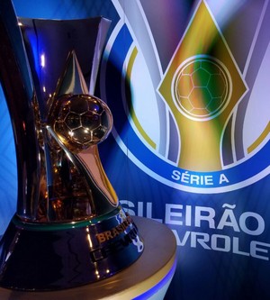 Taça do Brasileirão 2016 durante festa de lançamento do torneio (Foto: Divulgação/CBF)