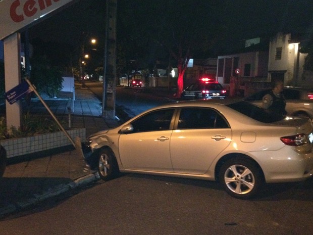 batida em placa (Foto: Walter Paparazzo/G1 PB)
