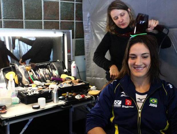 Mayra Aguiar se prepara para comercial Judo (Foto: Reprodução Facebook CBJ) Mayra Aguiar se prepara para comercial Judo (Foto: Reprodução Facebook CBJ)