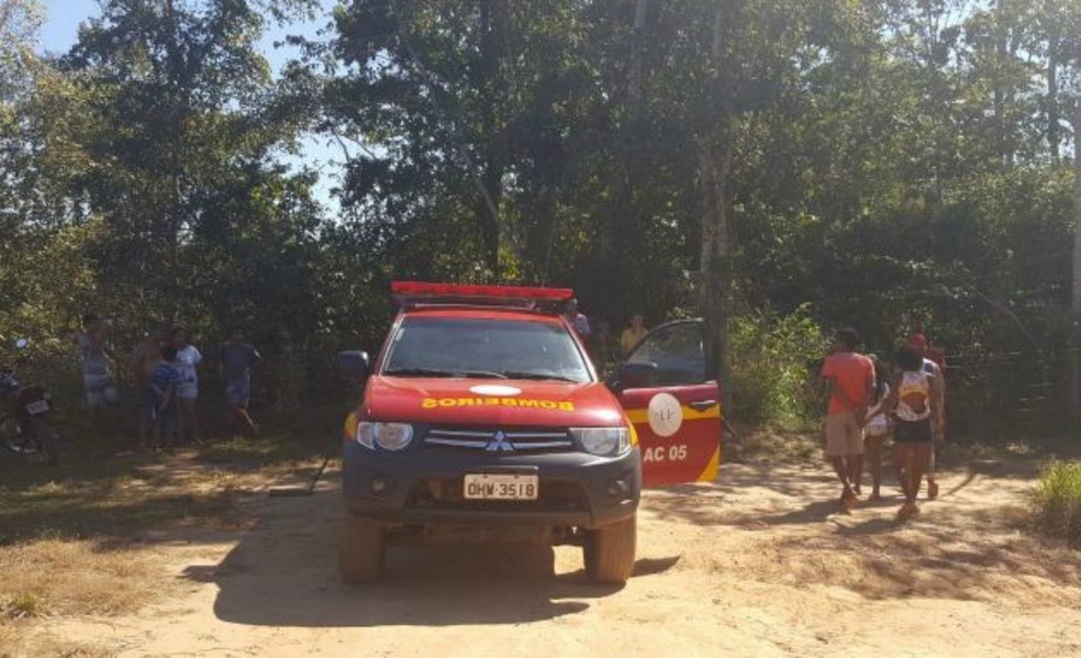 Corpo de Bombeiros foi acionado para encontrar primos que desapareceram enquanto nadavam (Foto: Alerta Rolim/Reprodução)
