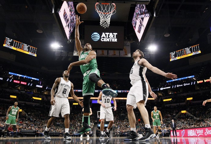 Al Horford e Pau Gasol Spurs x Celtics (Foto: Reuters) Al Horford e Pau Gasol Spurs x Celtics (Foto: Reuters)