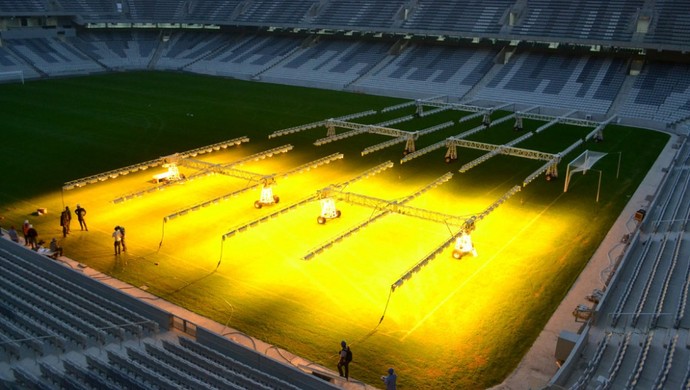 Atlético-PR usa iluminação artificial na Arena da Baixada (Foto: Site oficial do Atlético-PR/Mauricio Mano)