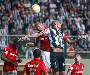 Leonardo Silva marcou o gol de empate do Atlético-MG contra o Internacional (Foto: Bruno Cantini/Flickr do Atlético-MG)
