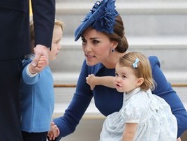 Charlotte rouba a cena e George leva bronca de Kate no Canadá (Getty Images)