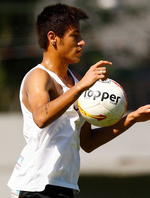 Neymar santos treino (Foto: Ricardo Saibun / Agência Estado)