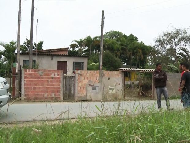 G1 Idoso é morto golpes de faca durante assalto na porta de casa