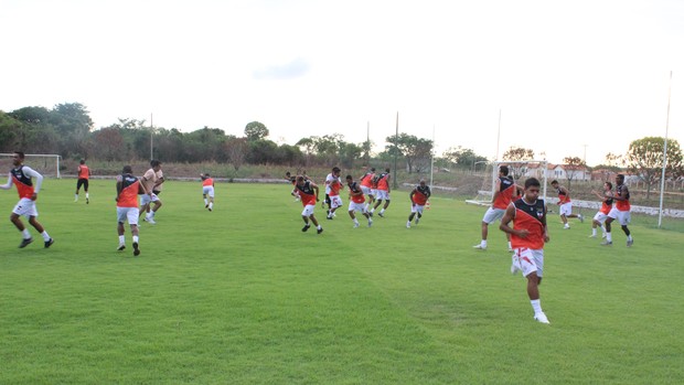 Elenco do River PI se apresenta para início dos treinos visando o