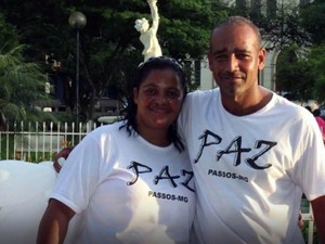 Pastor Gilberto Oliveira com a esposa, a pastora Elaine Barros: ele foi preso sob suspeita de ser responsável pela morte dela em Passos, MG (Foto: Reprodução/EPTV) Pastor Gilberto Oliveira com a esposa, a pastora Elaine Barros: ele foi preso sob suspeita de ser responsável pela morte dela em Passos, MG (Foto: Reprodução/EPTV)