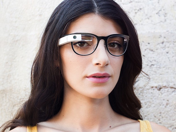 Google Glass agora tem versões em óculos de sol e com lentes (Foto: Reprodução/Google)