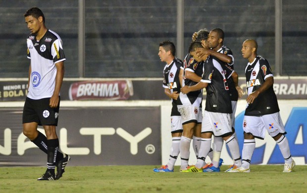 Edmilson gol, Vasco x Resende (Foto: Marcello Dias/Agência Estado)