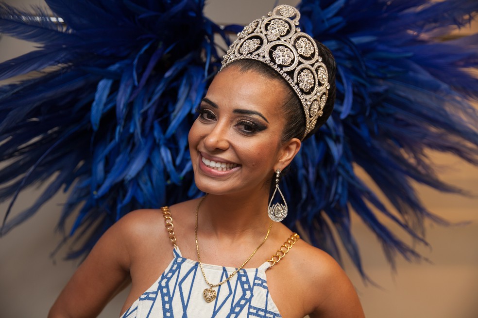 Cinthia Santos é rainha da Águia de Ouro e elegeu a Pompéia como lugar preferido em SP (Foto: Marcelo Brandt/G1)