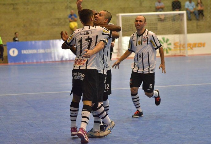 Corinthians Goiás Taça Brasil de Futsal (Foto: Ulisses Castro/ACBF)