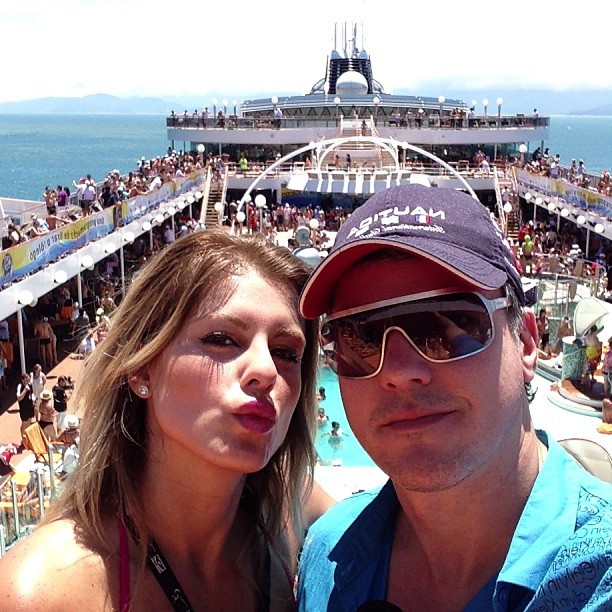 Ego Loira Que Trocou Olhares Com Zeze Esta No Cruzeiro Com