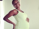Quitéria Chagas mostra barrigão de seis meses e critica parto cesárea
