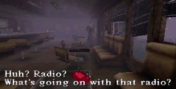 Em Silent Hill, o rádio alertava a presença de inimigos (Foto: Divulgação)