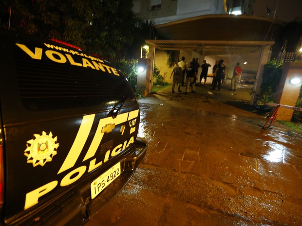 Argentina morre após levar choque em Porto ALegre (Foto: Félix Zucco/Agência RBS)