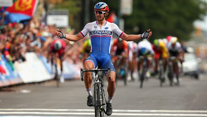 Peter Sagan ao se tornar campeão mundial de ciclismo em Richmond, 2015 (Foto: Getty Images)