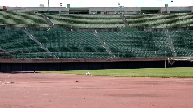Pista de atletismo no estádio de Pituaçu (Foto: Ida Sandes/G1 Bahia)