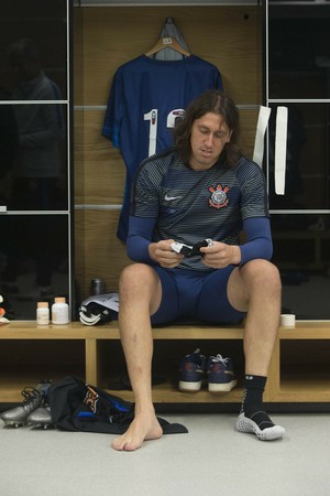 Goleiro Cássio renova contrato com o Corinthians até dezembro de 2019