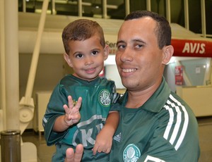 Pai e filho são torcedores do Palmeiras (Foto: Jocaff Souza) Pai e filho são torcedores do Palmeiras (Foto: Jocaff Souza)