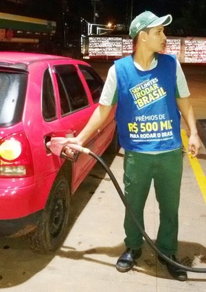 Jeneilson é frentista em uma posto de combustíveis na capital do Acre (Foto: Arquivo Pessoal)