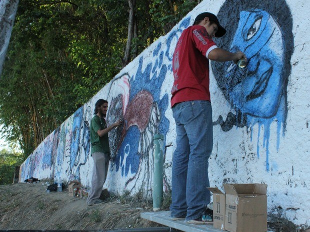 Espaço tenta desmistificar trabalho do grafiti em Manaus (Foto: Katiúscia Monteiro/ G1 AM)
