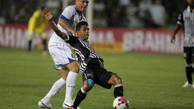 Ceará x São Caetano pela Série B do Campeonato Brasileiro de 2012 (Foto: Kiko Silva/Agência Diário)