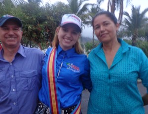 Gessyca junto com os pais Alcineide e Gilmar (Foto: Vilma Nascimento/GLOBOESPORTE.COM/TO)