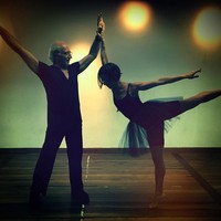 Fernanda de Freitas celebra boa forma com mais de 10 anos de balé e