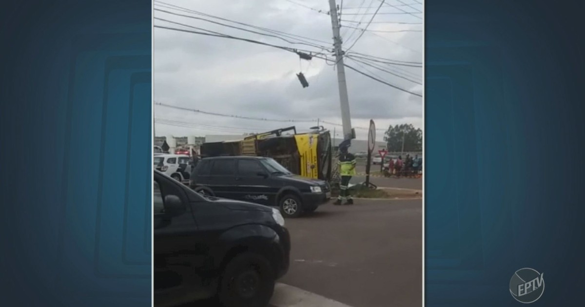 G1 - Motorista de ônibus que tombou em Monte Mor ingeriu álcool ... - Globo.com